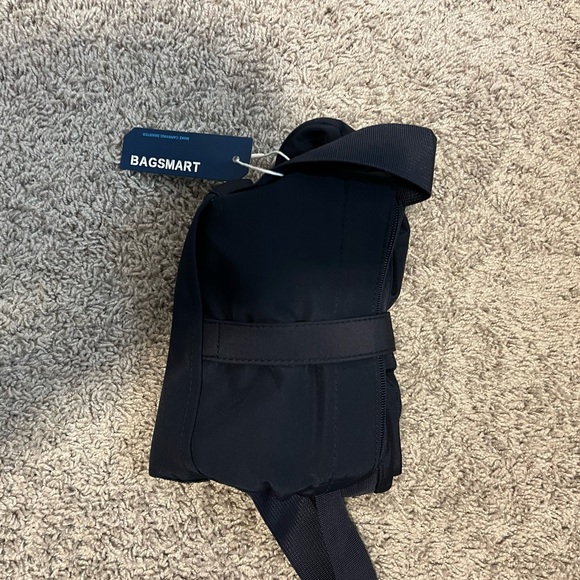 NWT Bagsmart Tote Foldable Color Navy (20L) - Picture 6 of 7